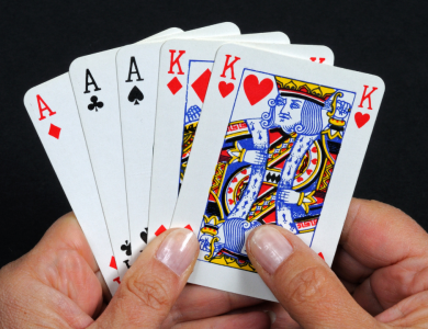 What is Four Cards Poker and How to Play it